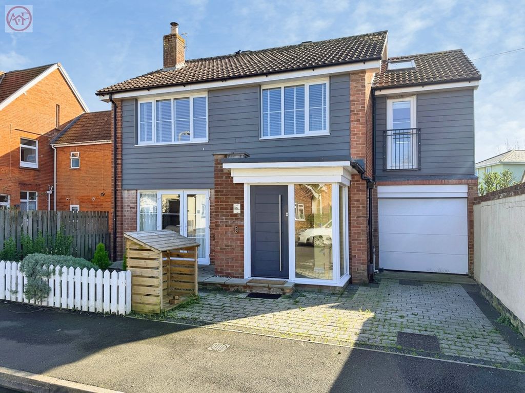 Property photo 1 of 24