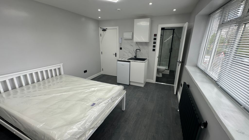 Property photo 1 of 3