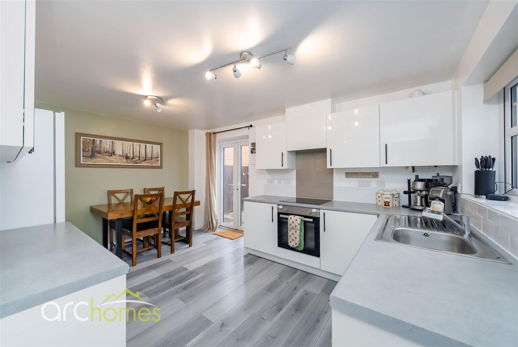 Property photo 3 of 24 Albiongreen-1.Jpg