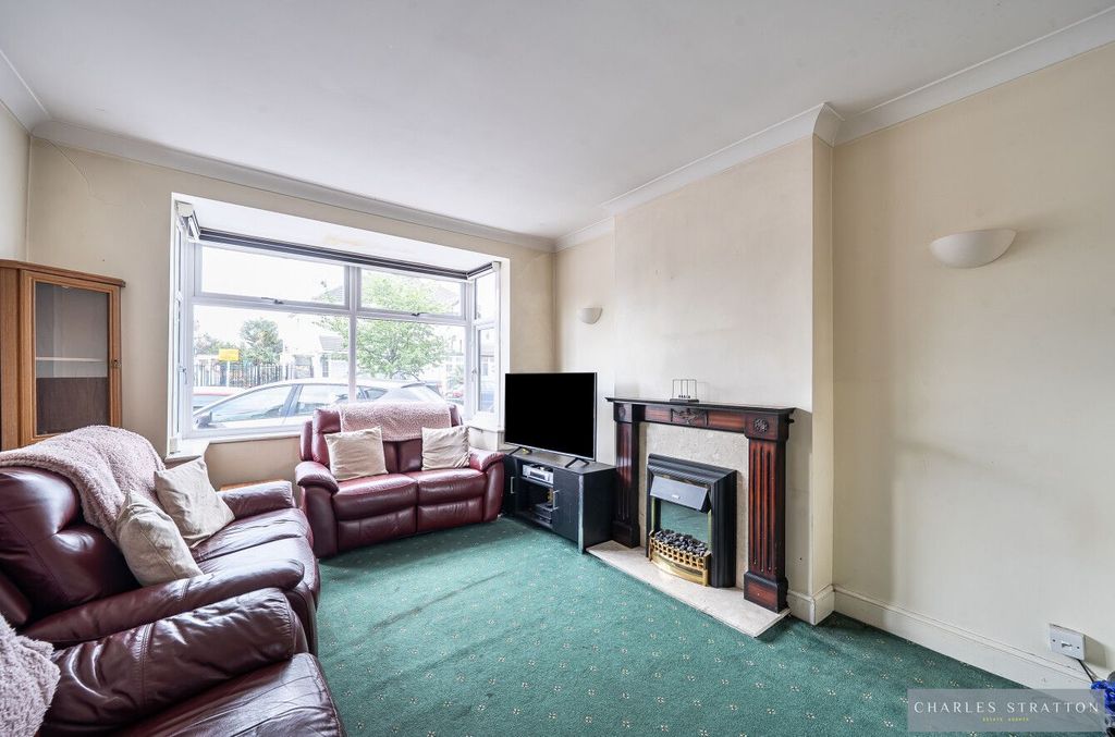 Property photo 3 of 24