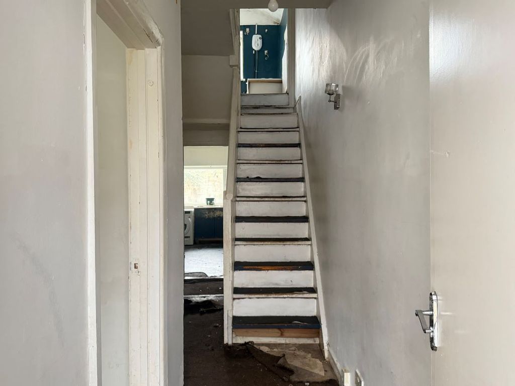 Property photo 2 of 25