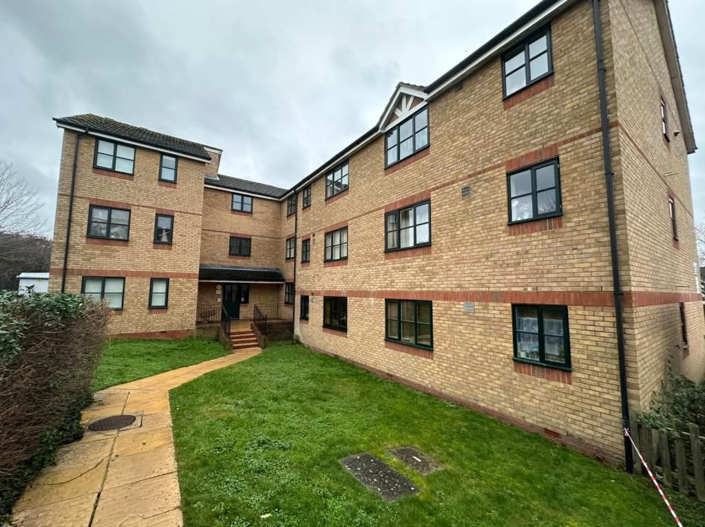 Property photo 1 of 8 Outside View