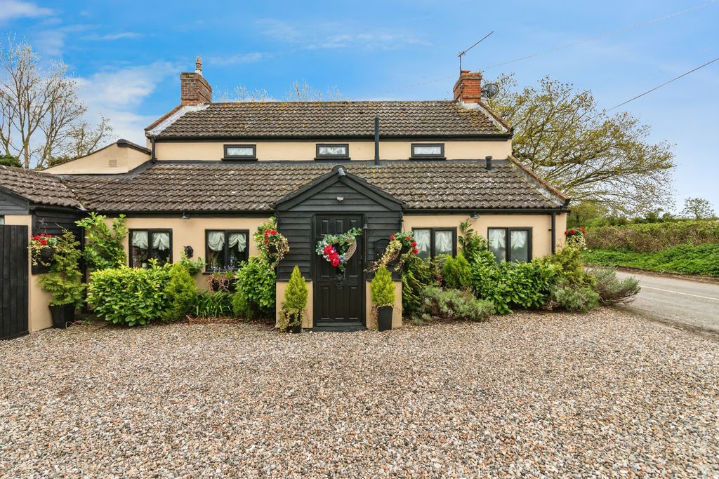 Property photo 1 of 21 Front