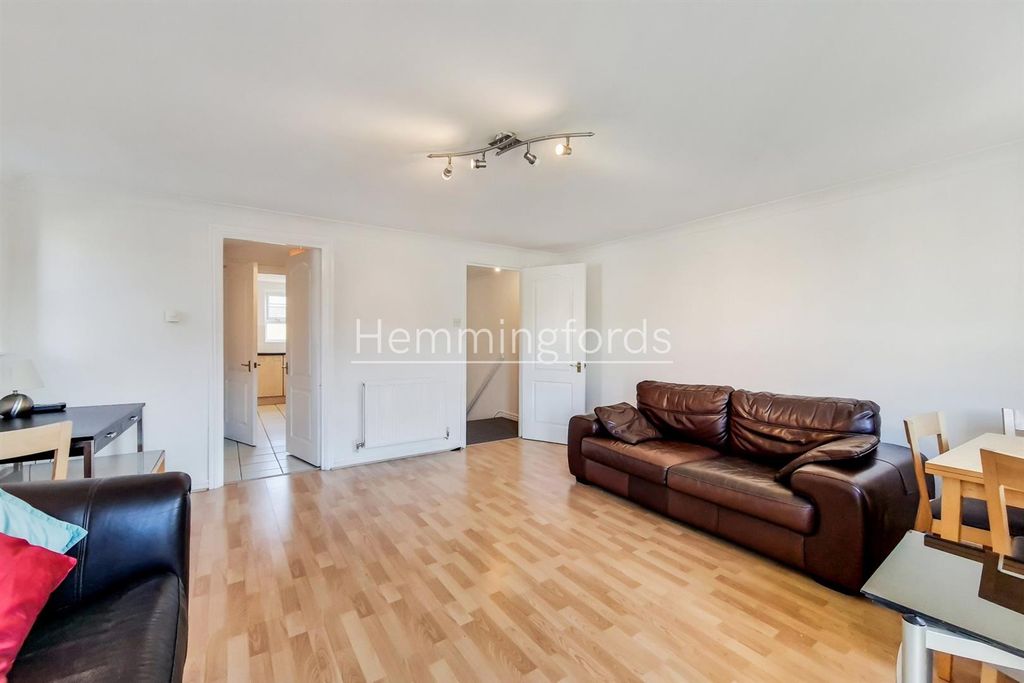 Property photo 3 of 12