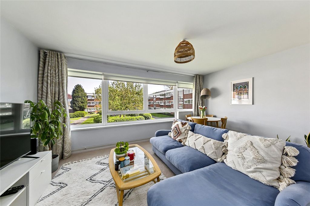 Property photo 2 of 13 Picture No. 17