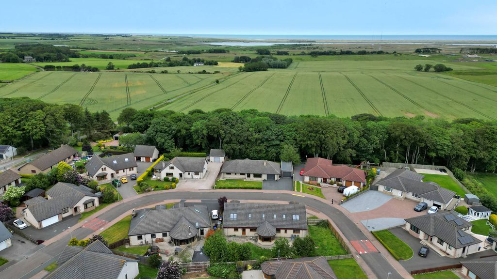 Property photo 1 of 30