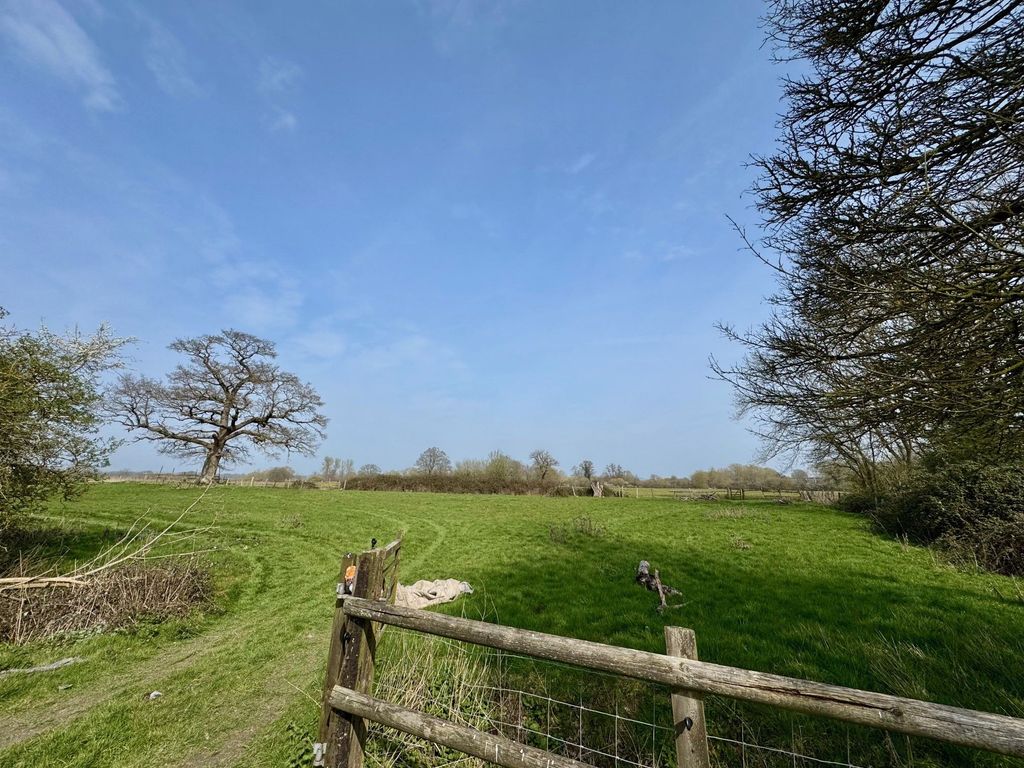 Property photo 2 of 3