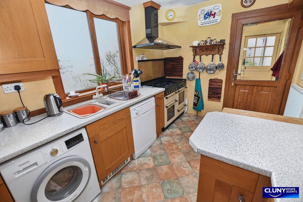 Property photo 3 of 50