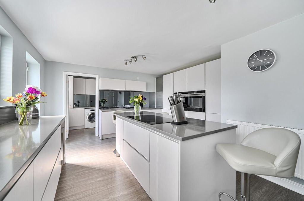 Property photo 2 of 17 1479867-11-6A3A96B945241.Jpg