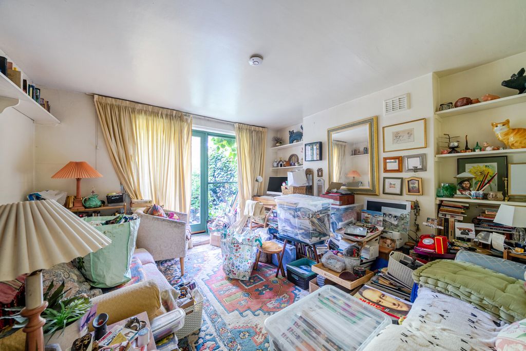 Property photo 2 of 8 1492488-4-6A4F8F3...