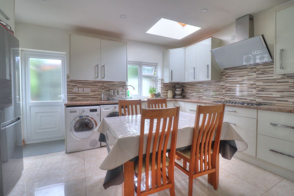 Property photo 3 of 18 Kitchen/Diner