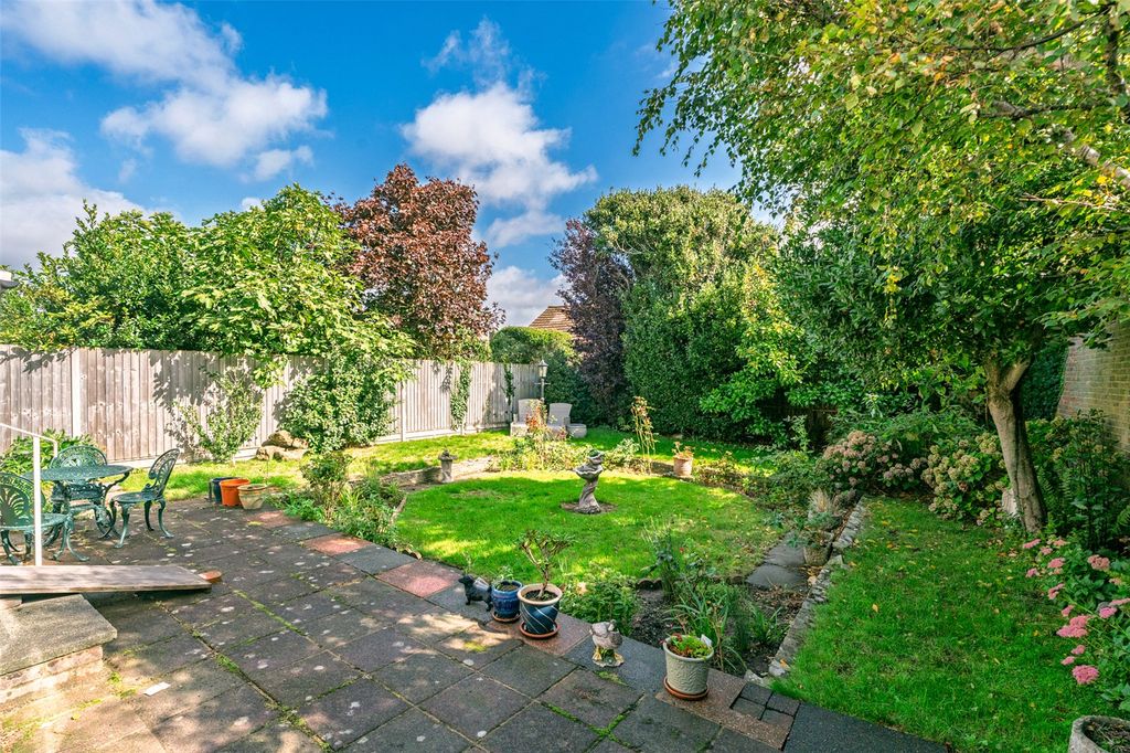 Property photo 2 of 33 Picture No. 29