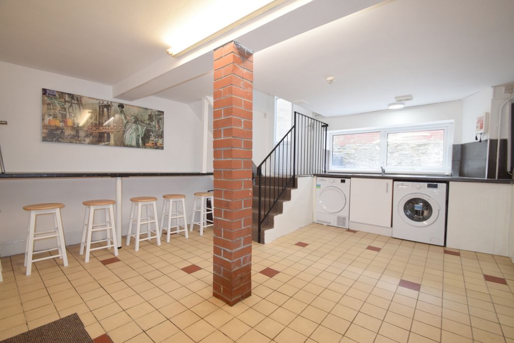 Property photo 3 of 15 Photo 4