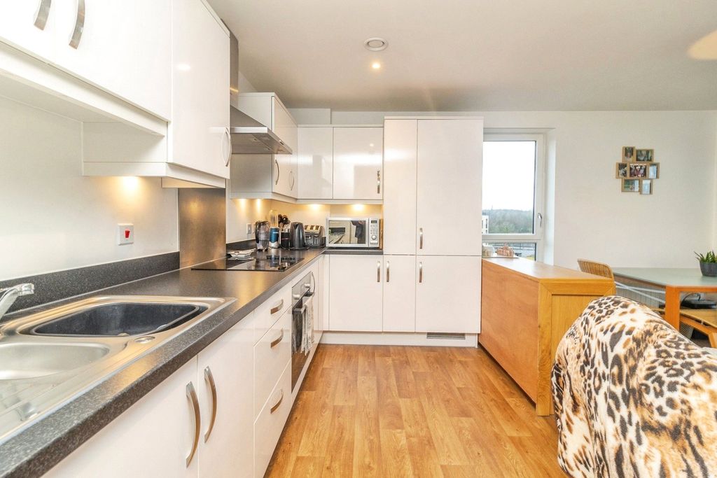 Property photo 2 of 20 Pbox-Img.Jpg