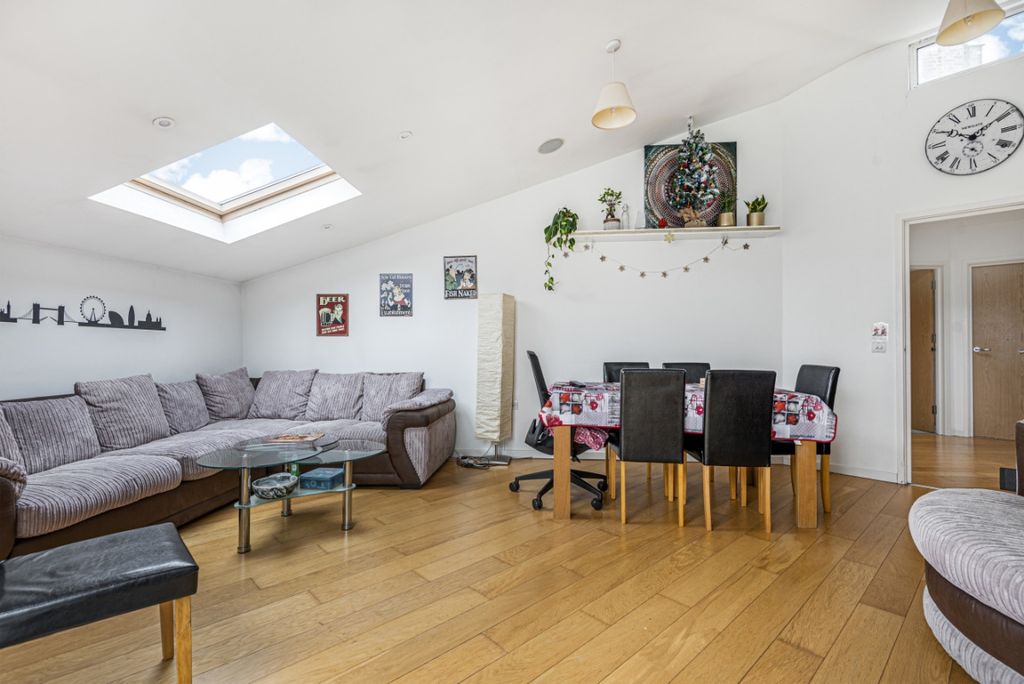 Property photo 1 of 6 685057 (1)