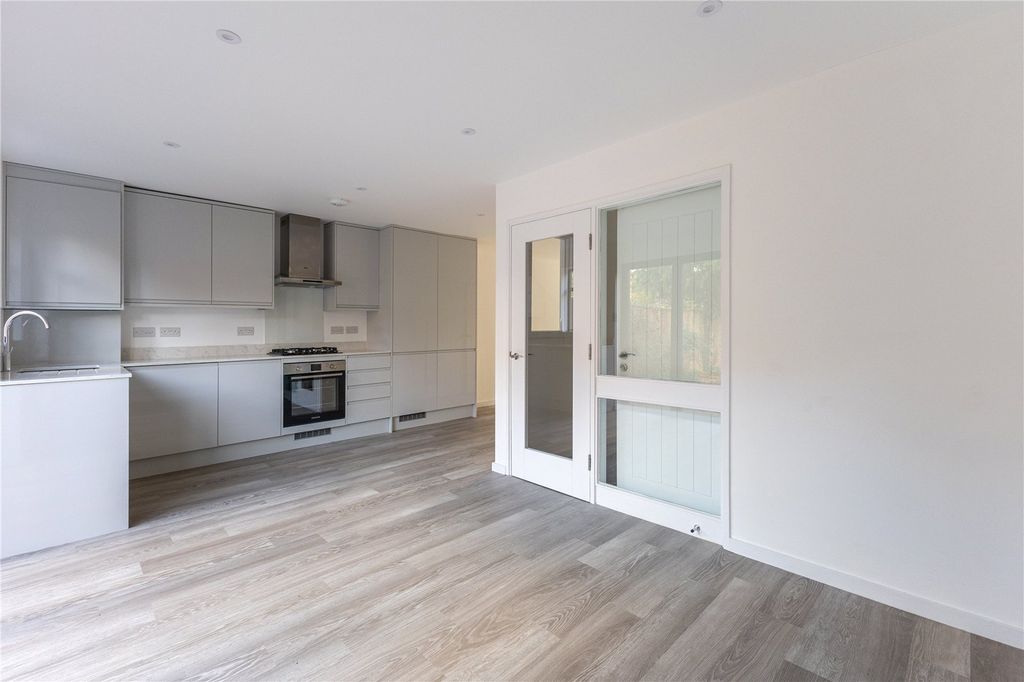 Property photo 2 of 18 Kitchen