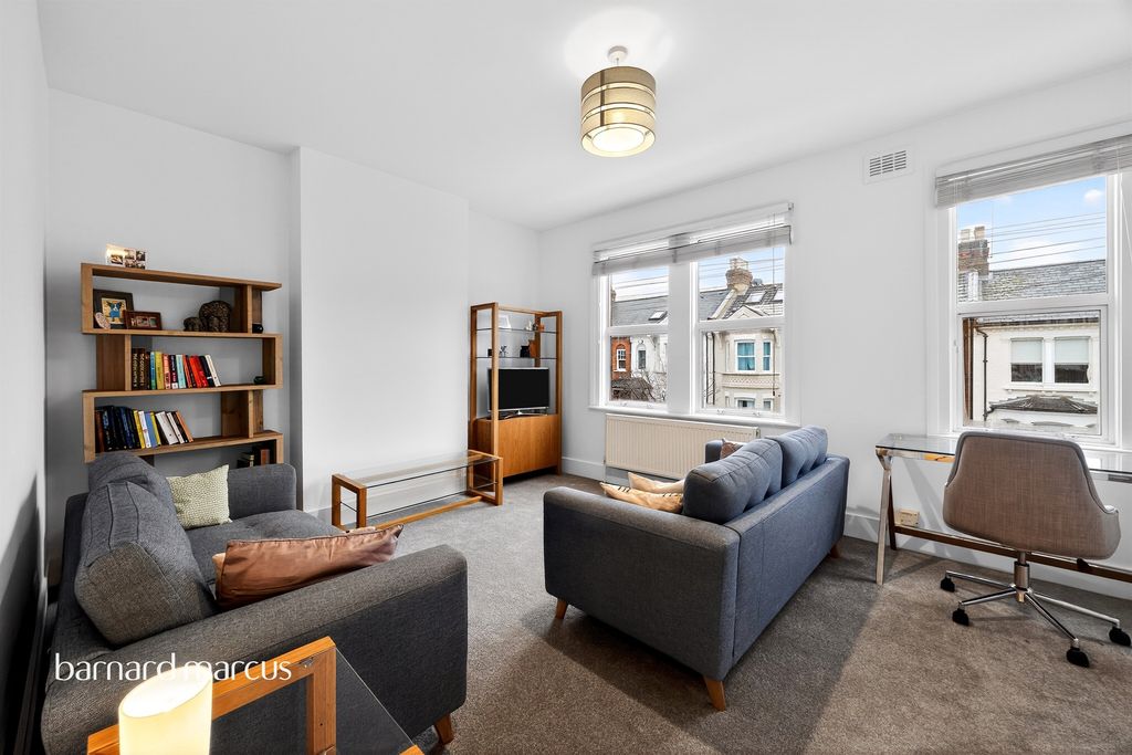 Property photo 2 of 9