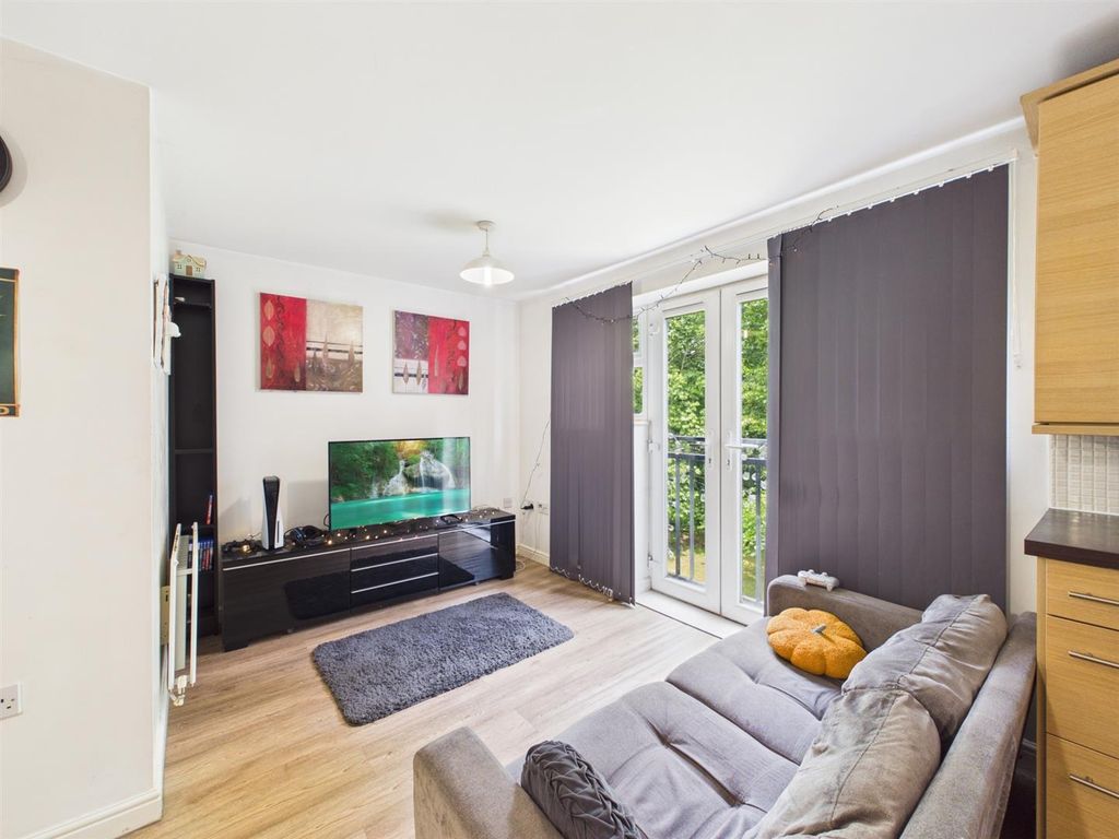 Property photo 2 of 10