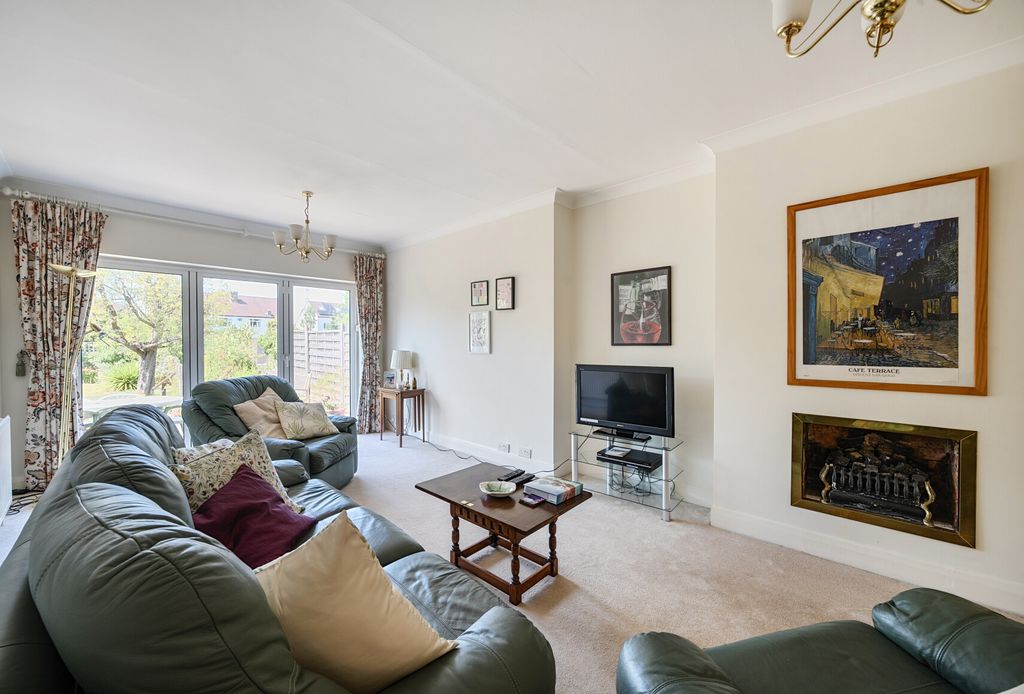 Property photo 3 of 20 1316767-12-6862E9...