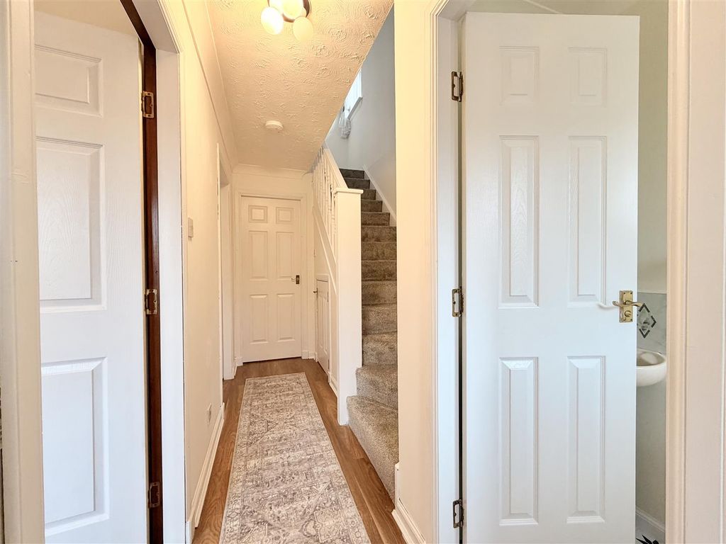 Property photo 2 of 24 Hallway