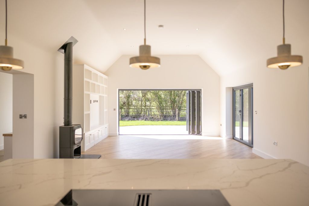 Property photo 3 of 10 Picture No. 30