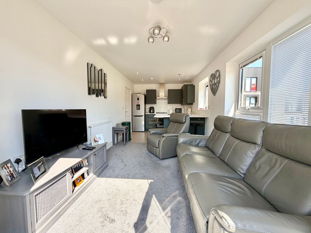 Property photo 3 of 12 Img_2367