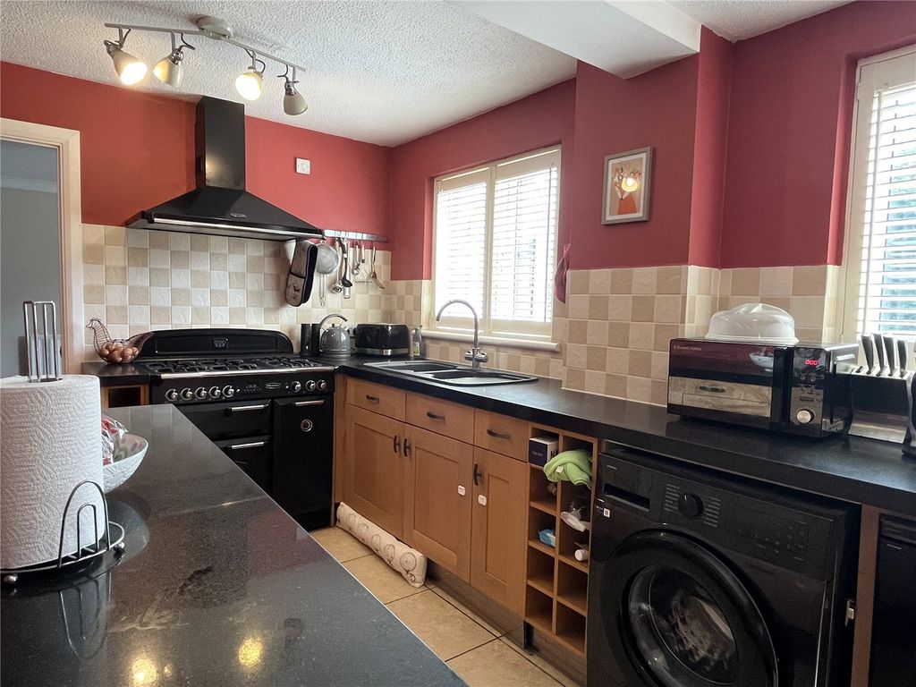 Property photo 2 of 18 Picture No. 04