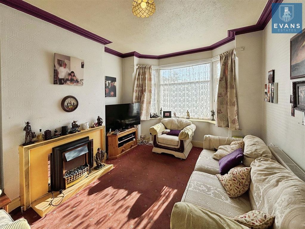 Property photo 3 of 15 Living Room