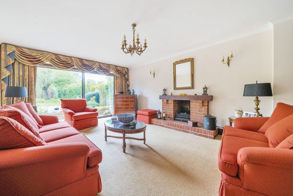 Property photo 3 of 21 Sitting Room