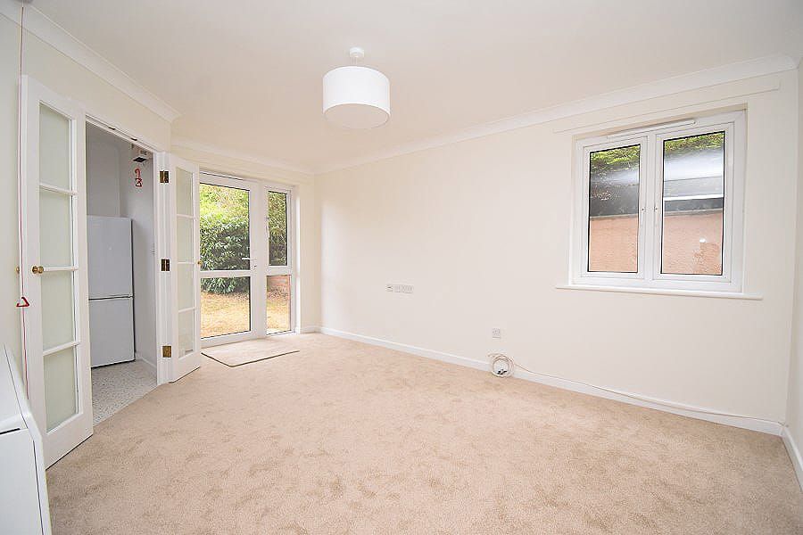 Property photo 2 of 8