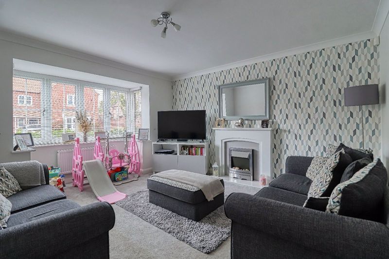 Property photo 2 of 14 Lounge