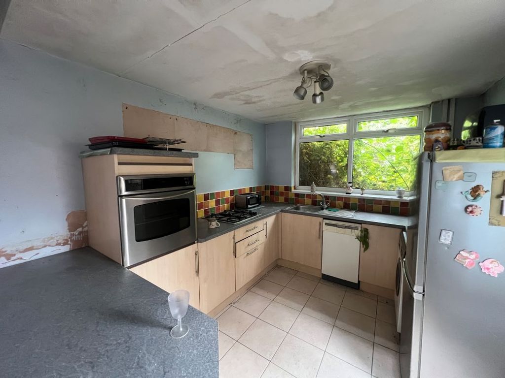 Property photo 3 of 23