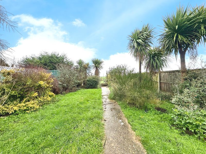 Property photo 3 of 20 Wivenhoe Road