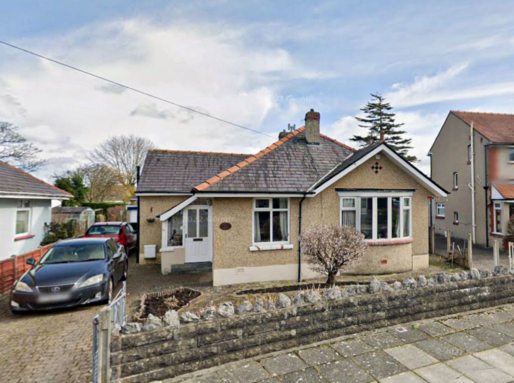 Property photo 1 of 11