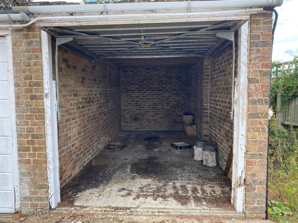 Property photo 1 of 5 Garage 6 Internal.Jpg