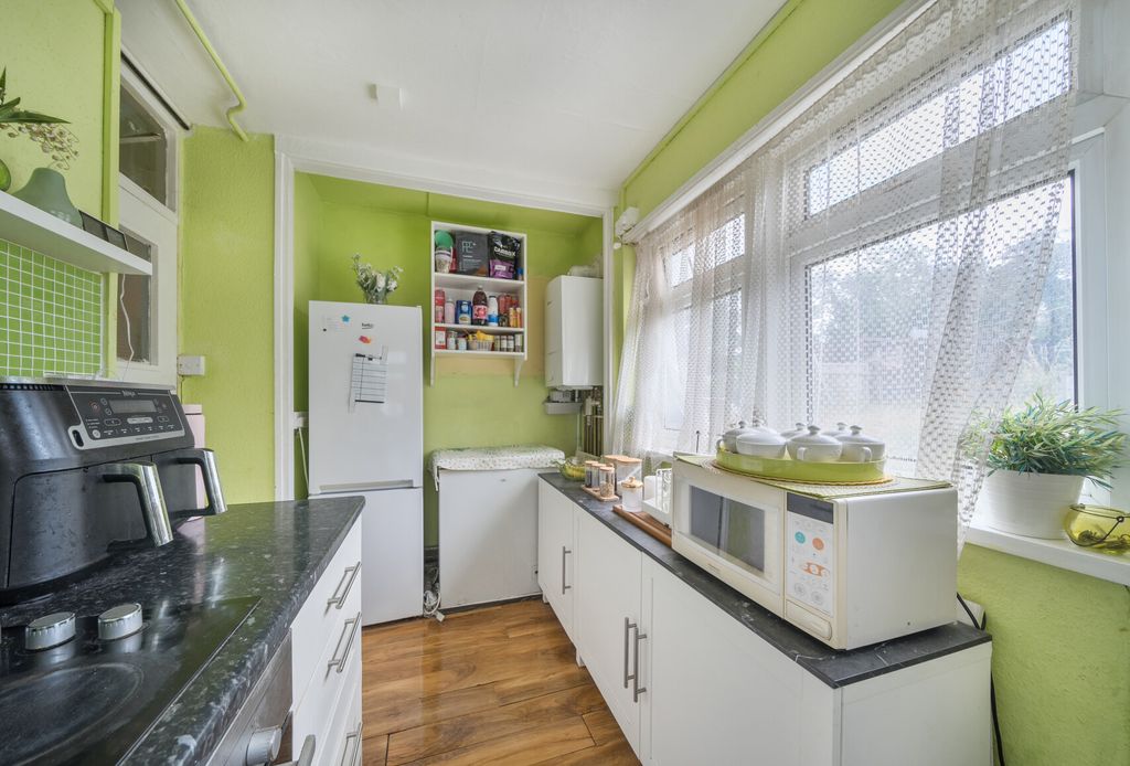 Property photo 3 of 10 1330663-11-688cd4...
