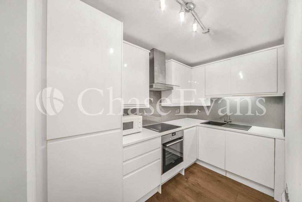 Property photo 2 of 20 Kitchen