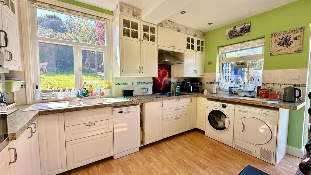 Property photo 3 of 30