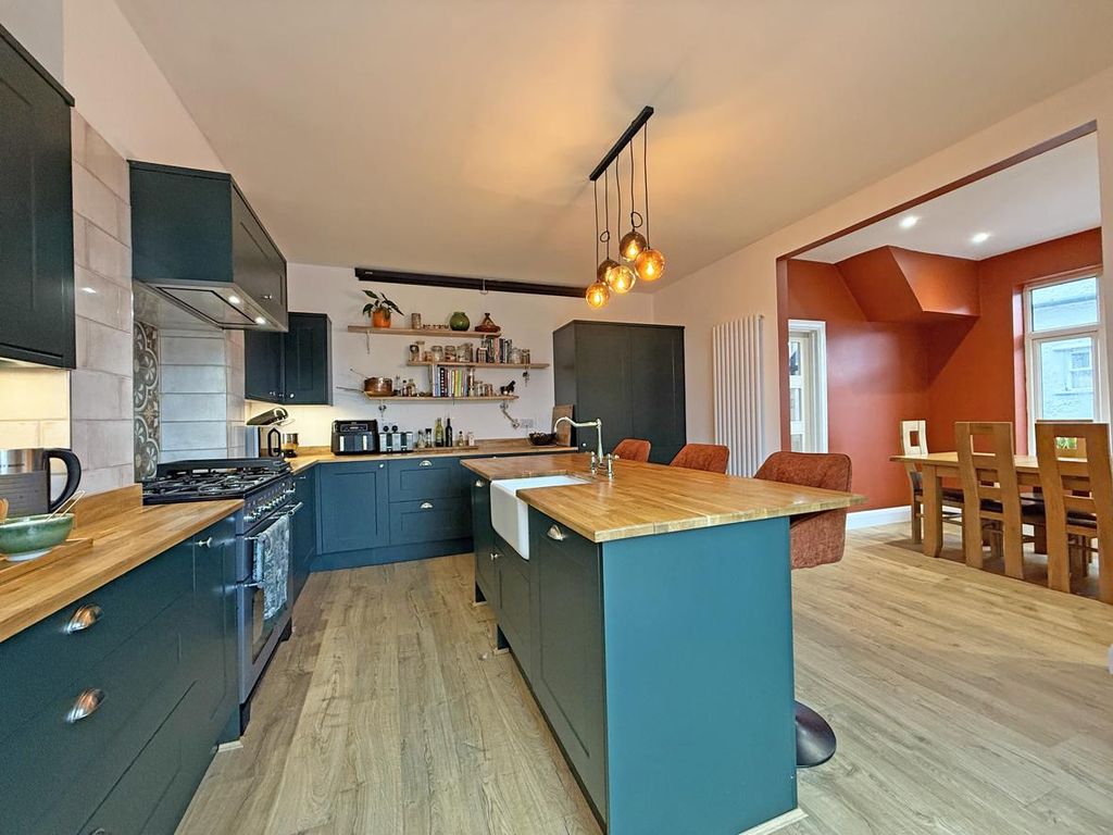 Property photo 2 of 26 Cresthill Road 6 - Kitchen Front.Jpg