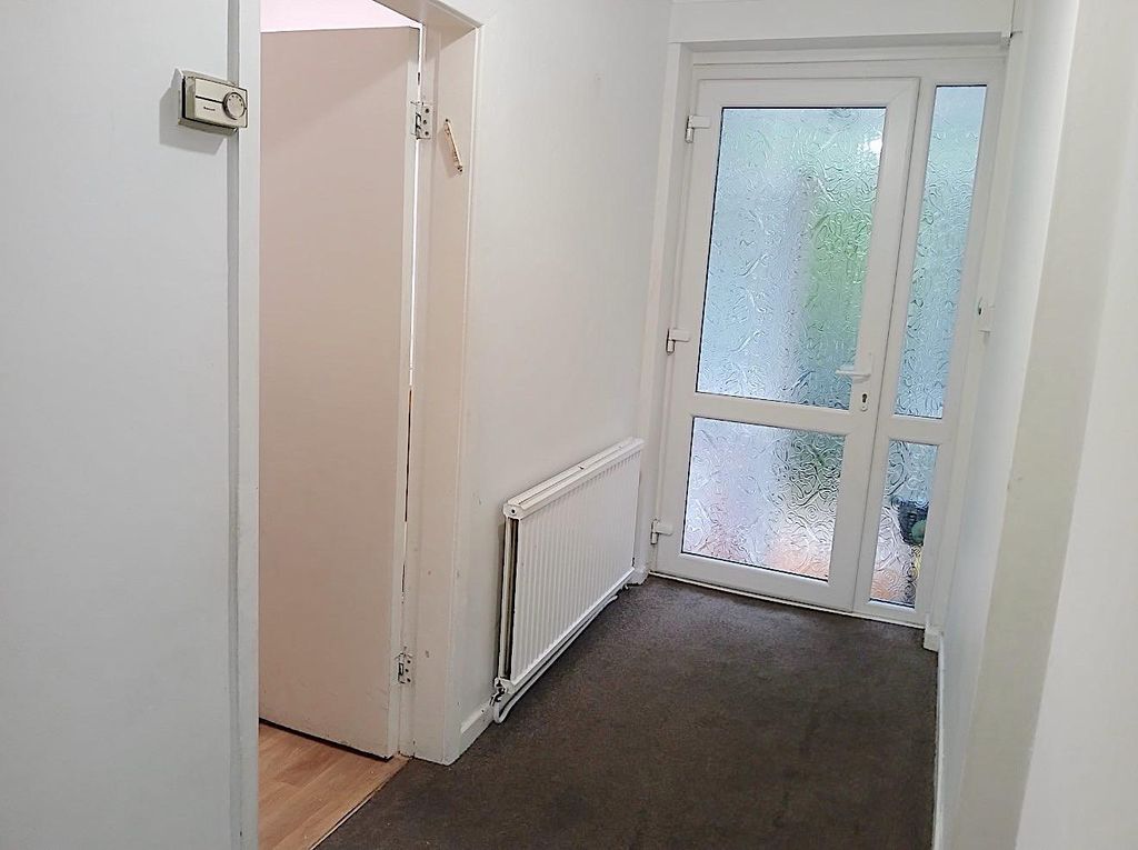 Property photo 3 of 13 Hallway