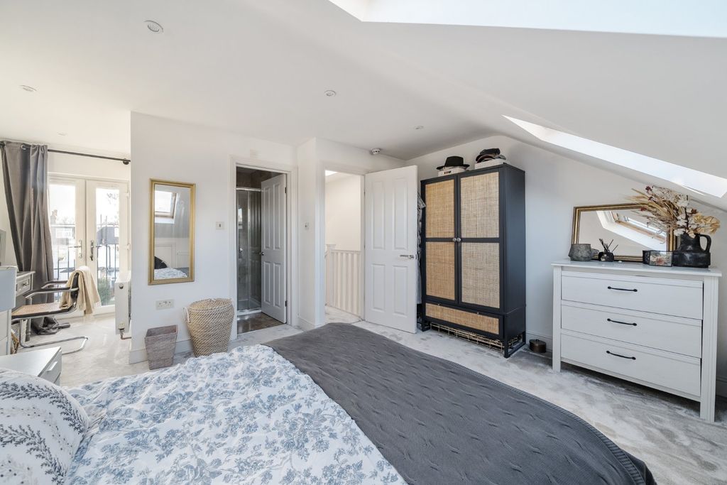 Property photo 3 of 14 Picture No. 10