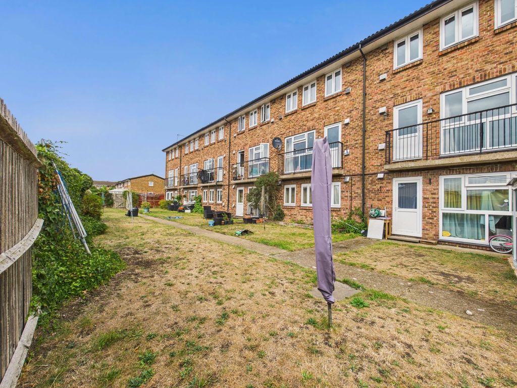 Property photo 1 of 10 External