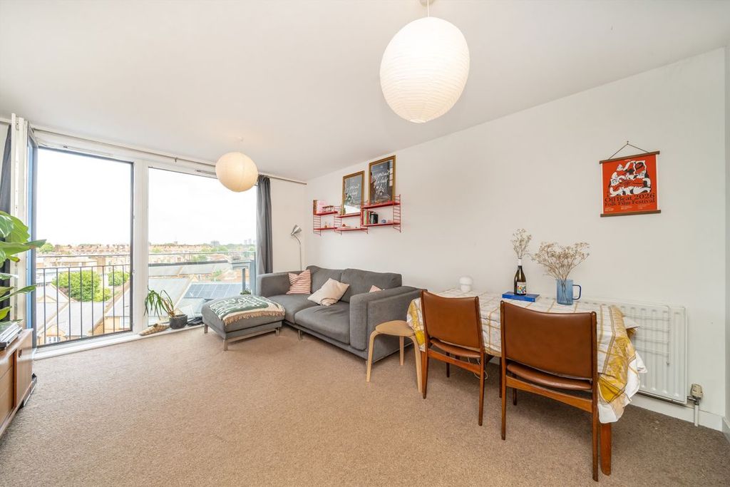 Property photo 2 of 7
