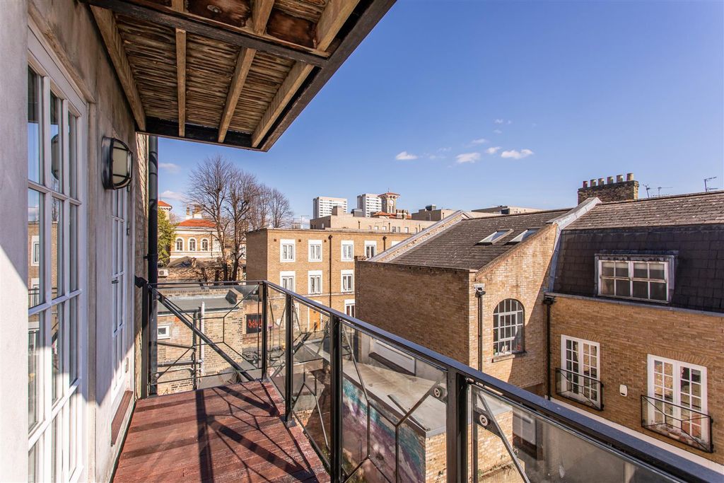 Property photo 2 of 14 Balcony