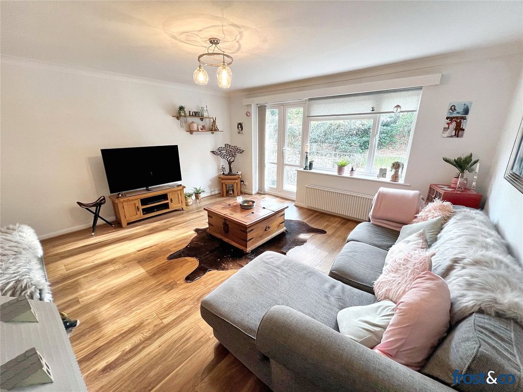 Property photo 3 of 17 Living Room