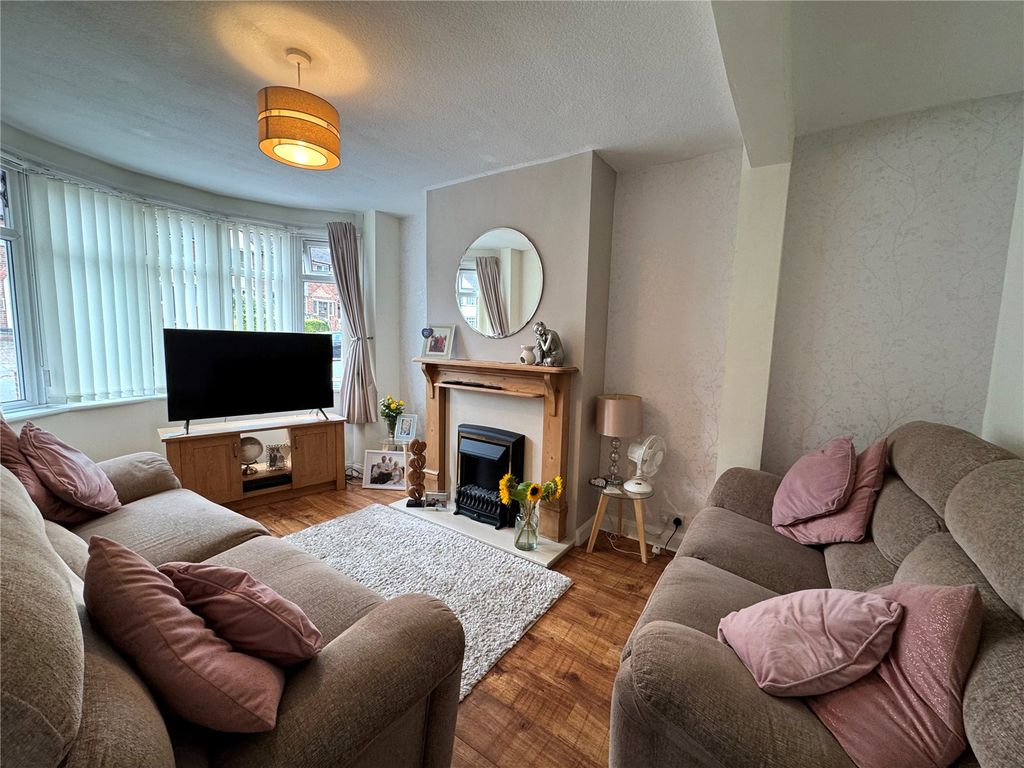 Property photo 2 of 19 Picture No. 24
