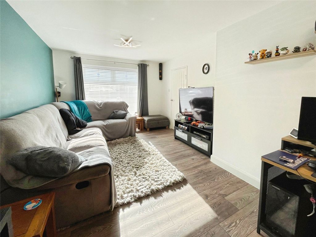 Property photo 2 of 19 Picture No. 04