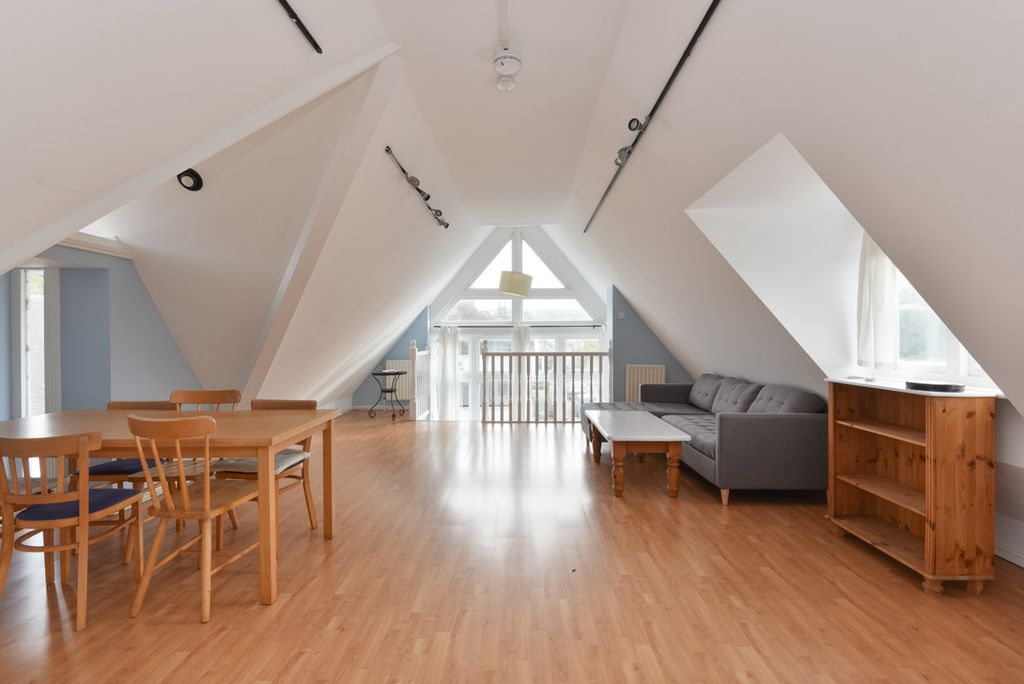 Property photo 2 of 11 3390723