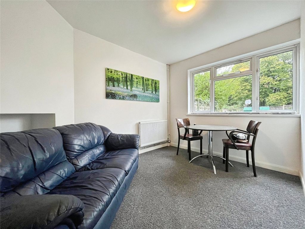 Property photo 3 of 10 Living Room