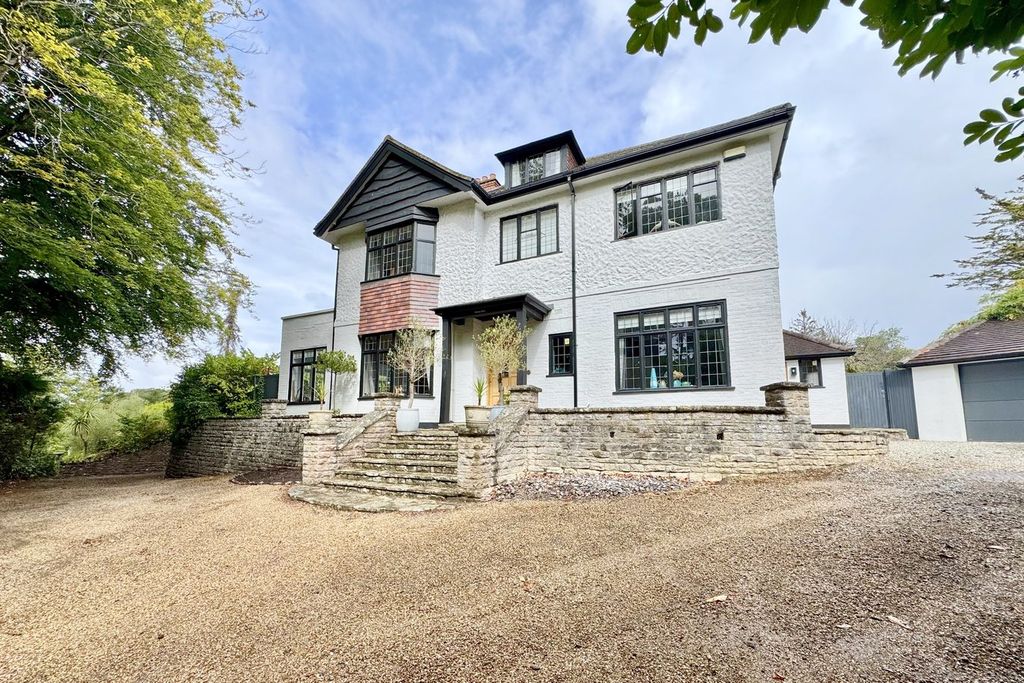 Property photo 3 of 40